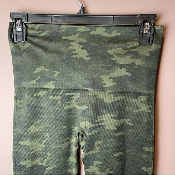 Spanx Green Camo Seamless Leggings M - Picture 3 of 9